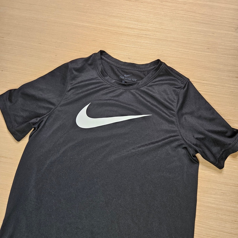 Nike T-Shirt Kids L Black Swoosh Dri-Fit AR5307-011 Athletic Graphic